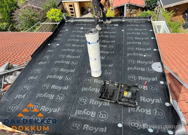Dakrenovatie met Royal onderdak op plat dak in Dokkum
